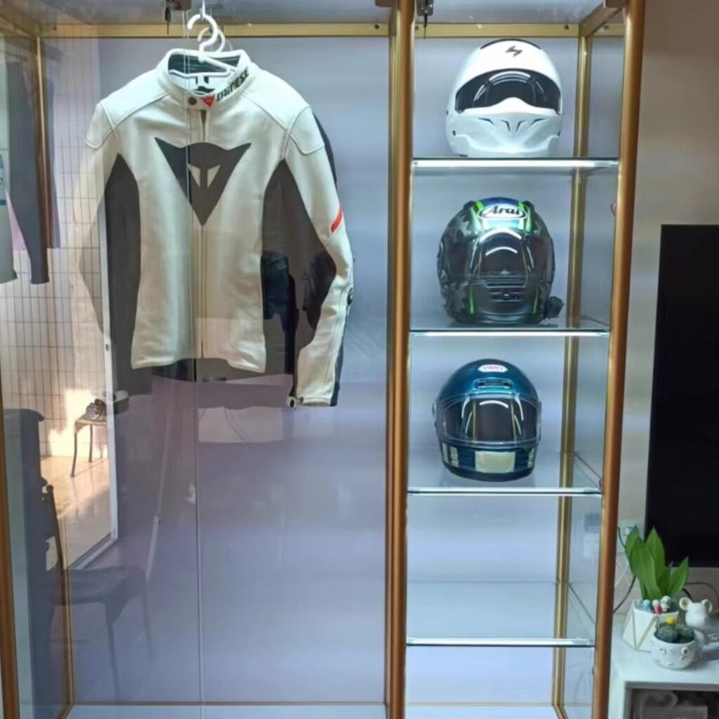 オートバイヘルメット陳列棚 サイクリングウェア陳列設備 オー - Motorcycle Gear Display Rack のレビューと価格